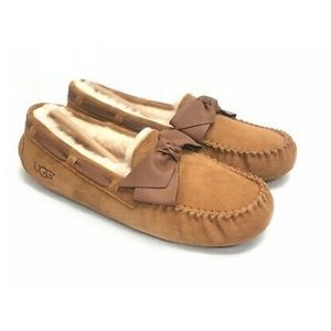 UGG- BRAND NEW MOCCASIN